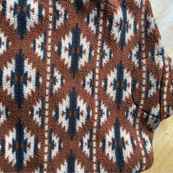 Aztec Patterned Fleece Pullover - Picture 2 of 4